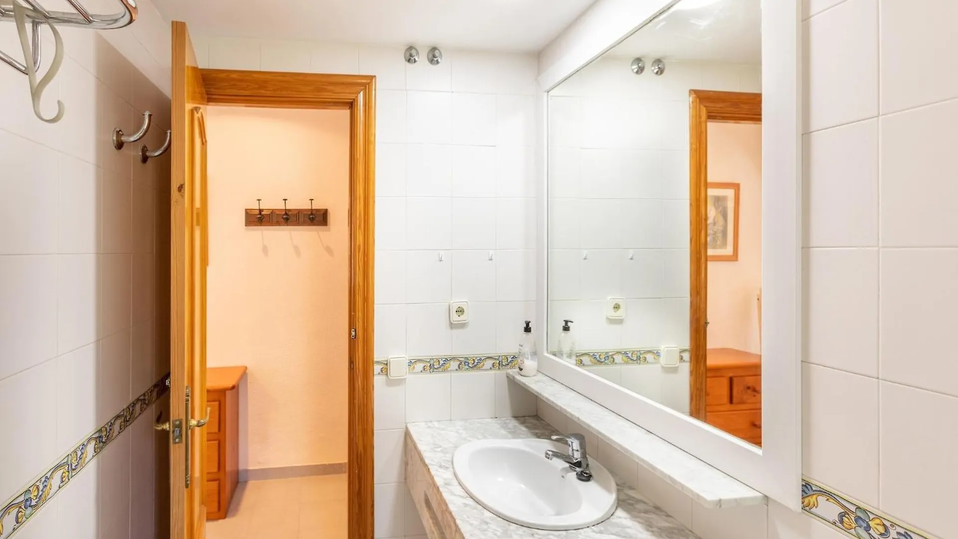 Lively Apartment In Andaluc A With Large Pool Las Salinas