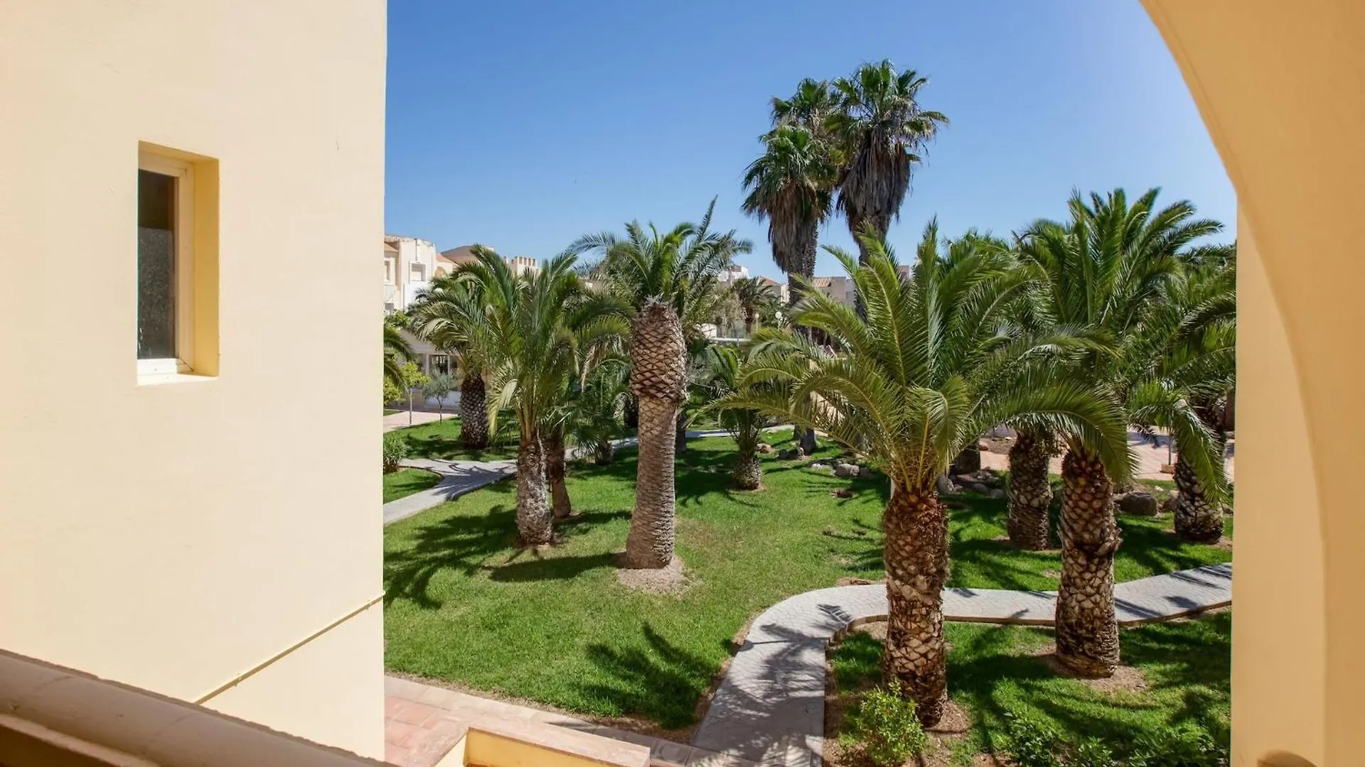 Lively Apartment In Andaluc A With Large Pool Las Salinas