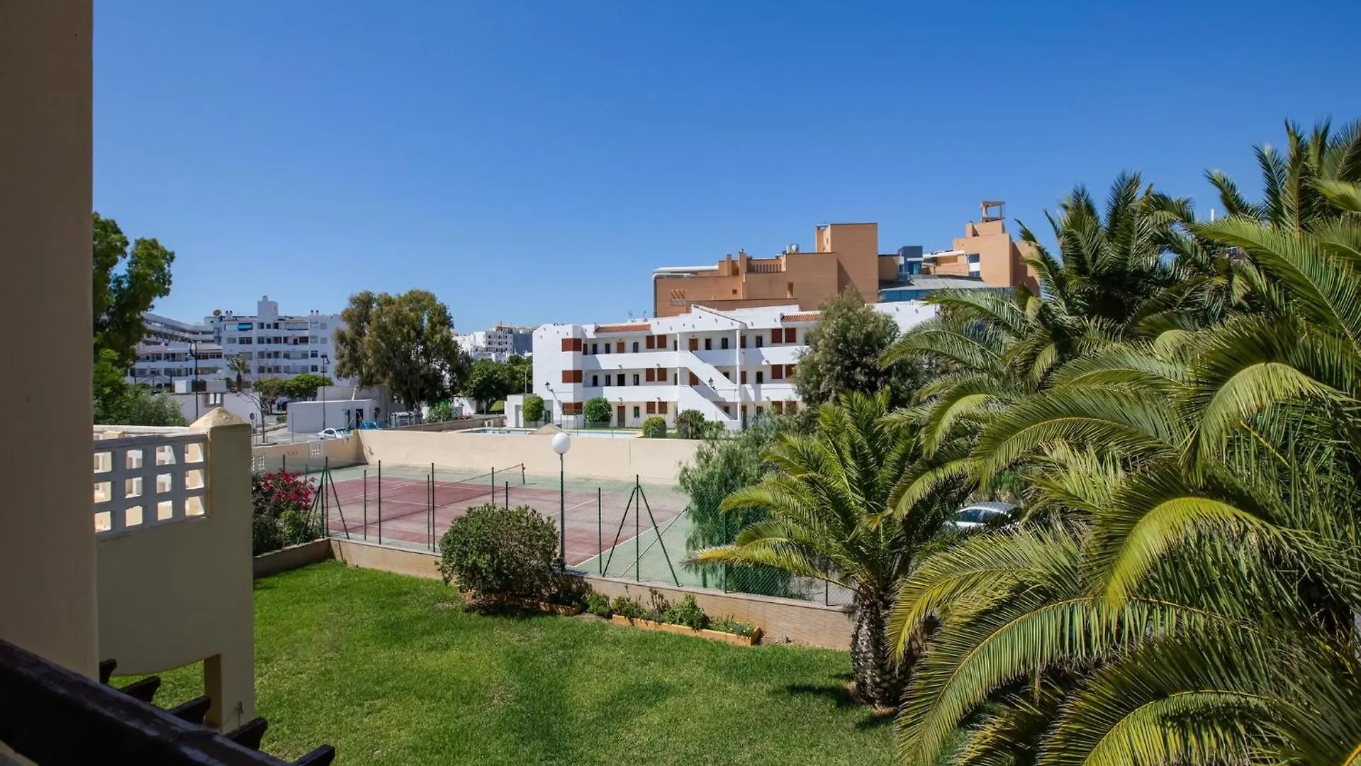 Lively Apartment In Andaluc A With Large Pool Las Salinas